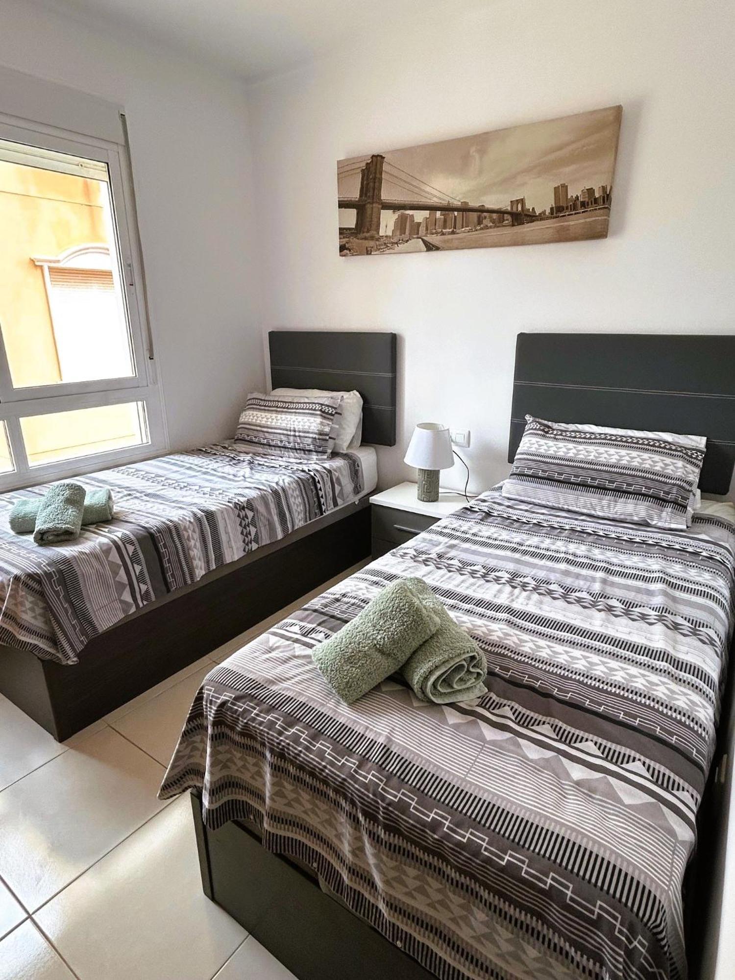 Beautiful 3 Bed, 2 Bath Modern Apartment Los Alcazares Ngoại thất bức ảnh